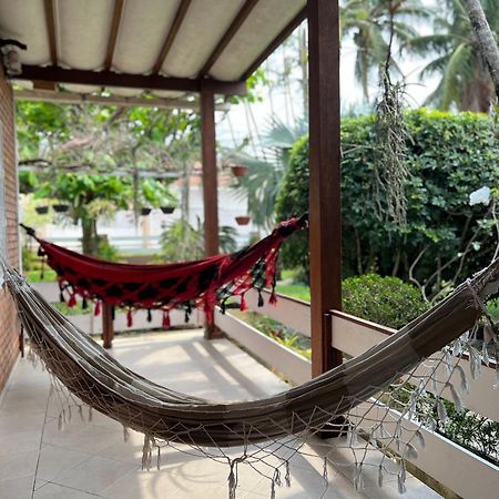 Casa agradável com piscina, a poucos passos da Praia Peruíbe Esterno foto