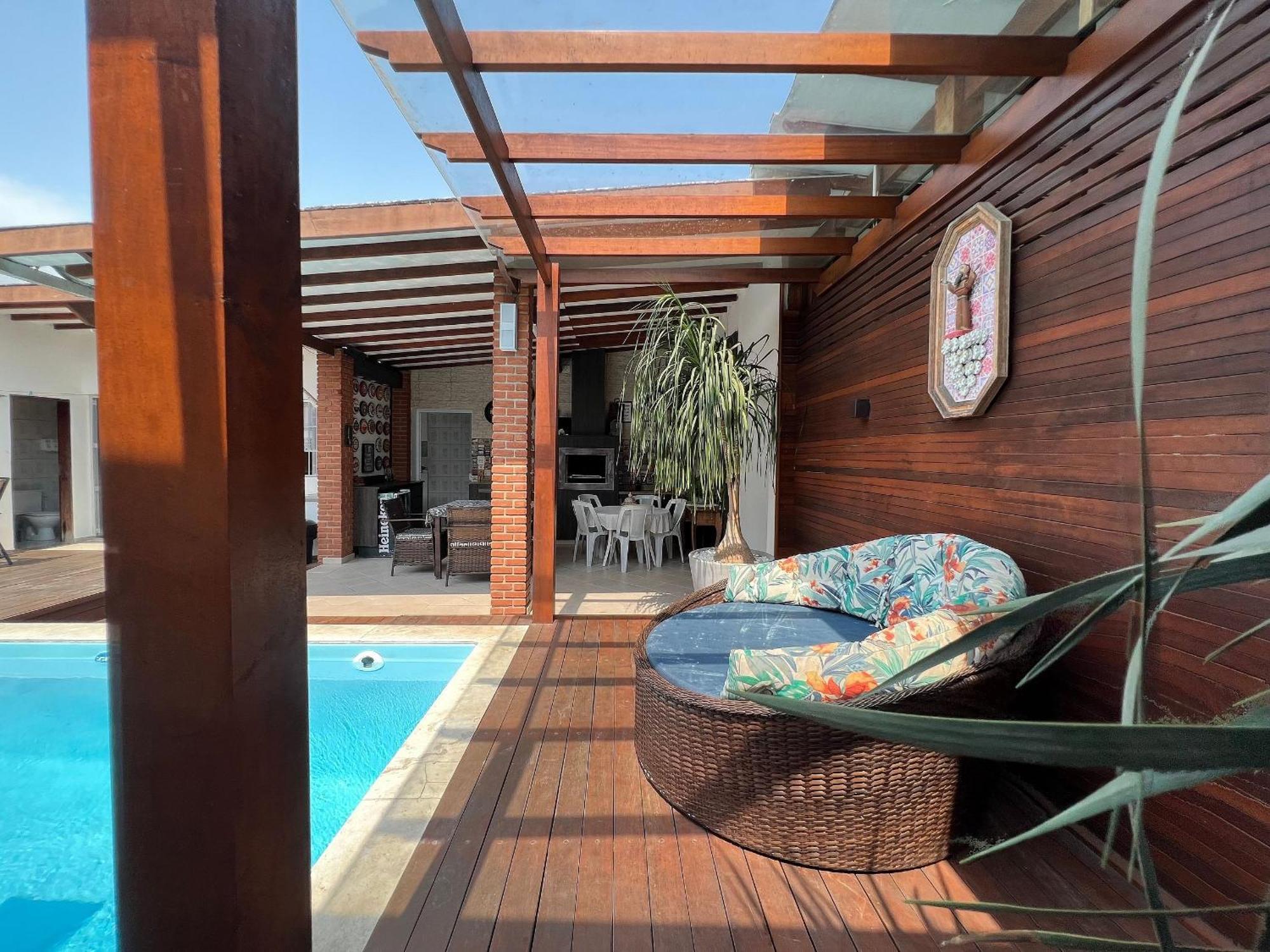 Casa agradável com piscina, a poucos passos da Praia Peruíbe Esterno foto