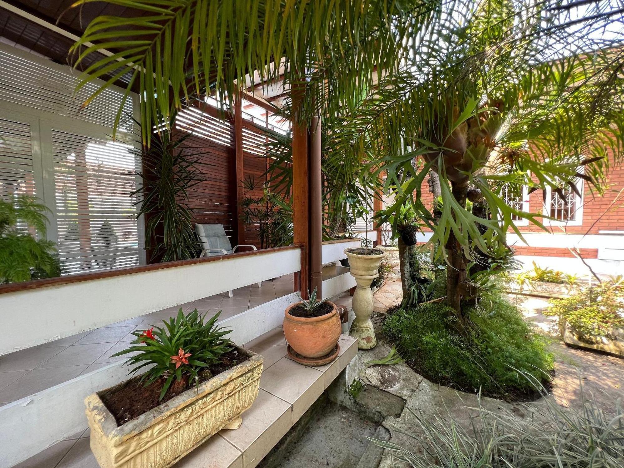 Casa agradável com piscina, a poucos passos da Praia Peruíbe Esterno foto